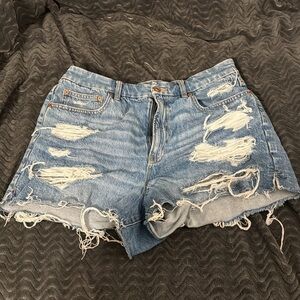American Eagle Jean shorts! Size 14!